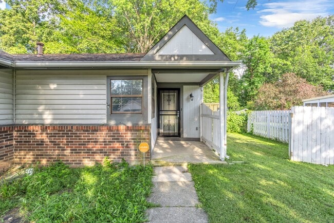 833 Delray Dr