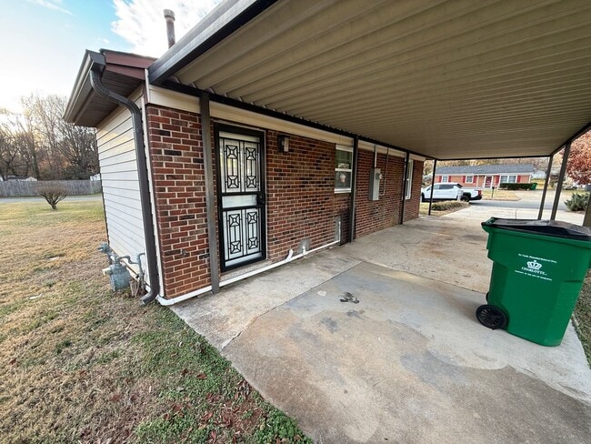 Photo - Ranch home near uptown