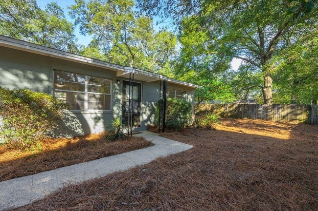 Photo - 1013 Holton Ave