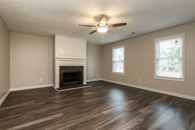 Photo - 3391 Kittery Dr SW