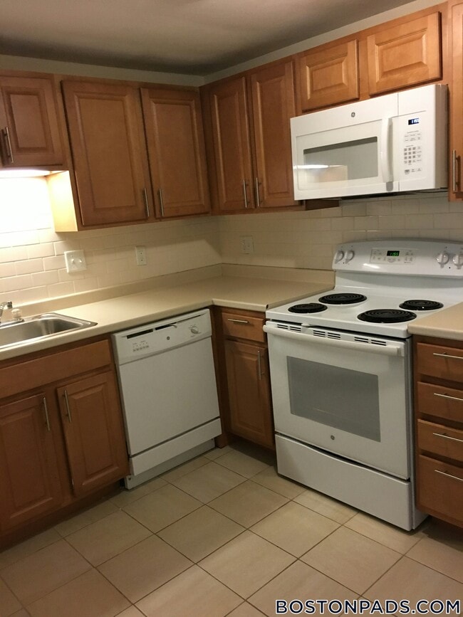 Photo - 8 R Riverside St Unidad G1