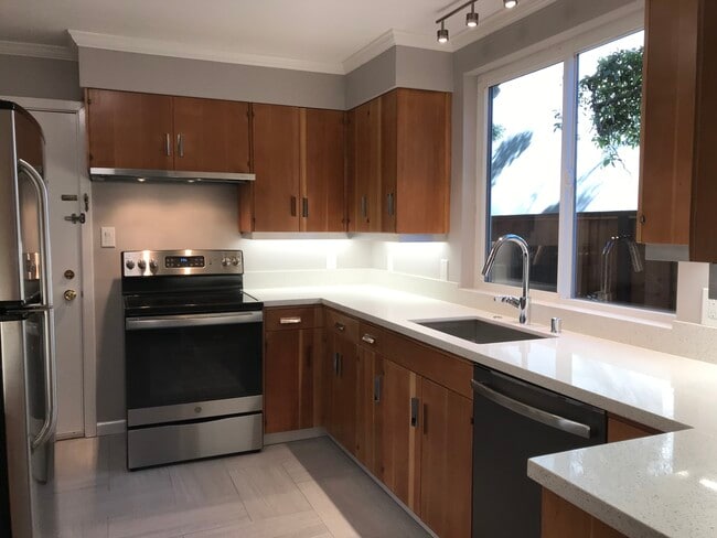 Kitchen (of similar unit) - 111 Elm St