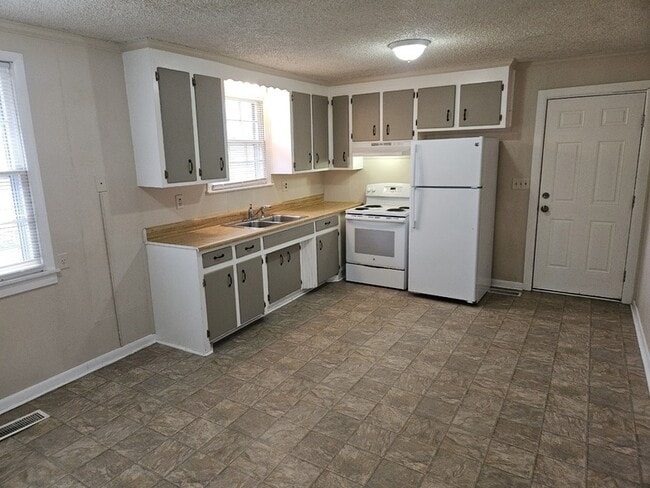 Photo - 203 Branch Trail