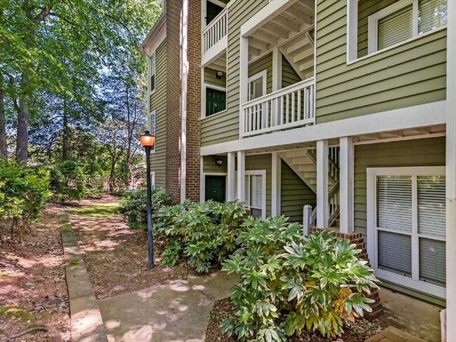 Building Photo - 2506 Cranbrook Ln Unit Apt. 3