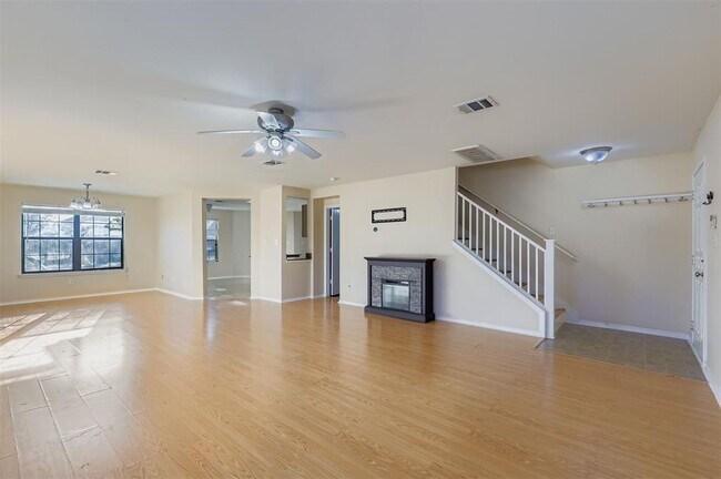 Photo - 1105 American Robin Path