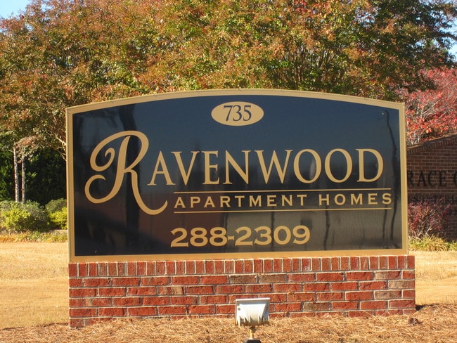 Ravenwood Apartments