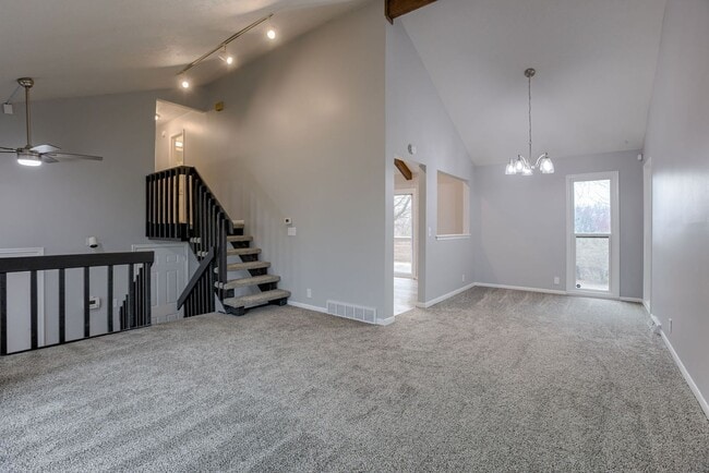 Photo - Great 4 Bedroom In Willow Wood!!