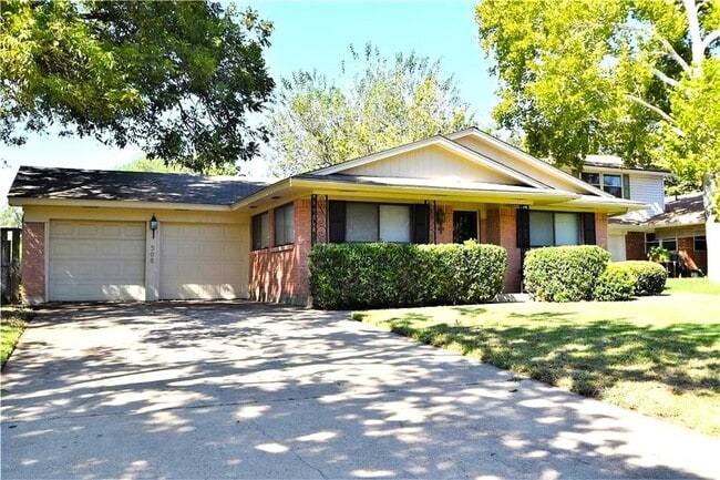 Photo - 508 Worcester Way
