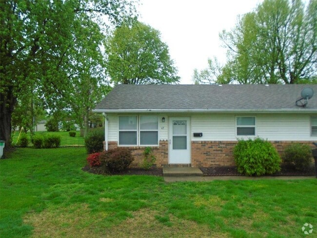 Building Photo - 42 Eastland Dr Rental
