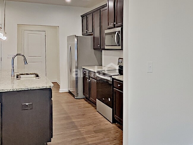 Photo - 701 Woodall Rd