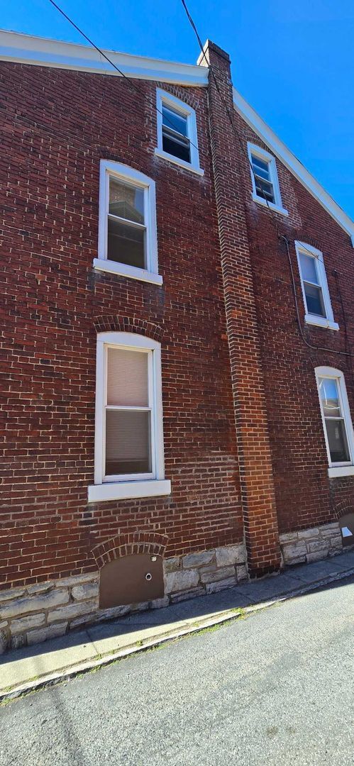 Photo - 1215 Lehman St