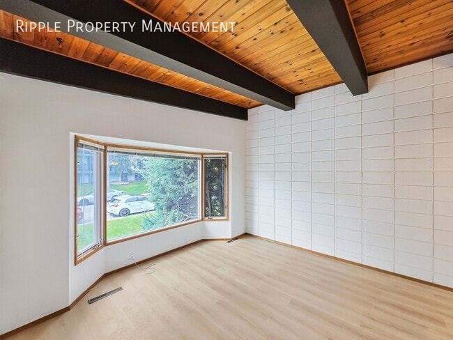 Photo - CLASSIC BRIGHT 2 BEDS, 1 BATH DUPLEX UPPER UNIT | DOUBLE ATTACHED GARAGE | AC AVAILABLE