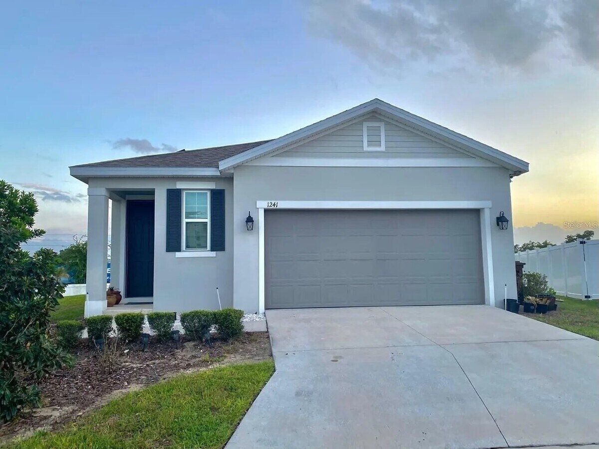 Photo - 1241 Forest Gate Cir