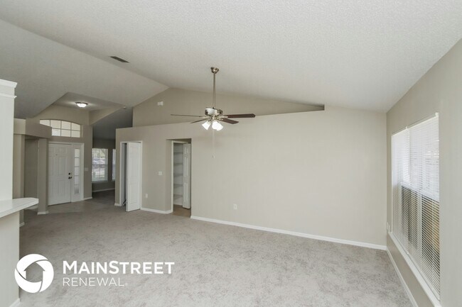 Photo - 2111 Buescher Hill St