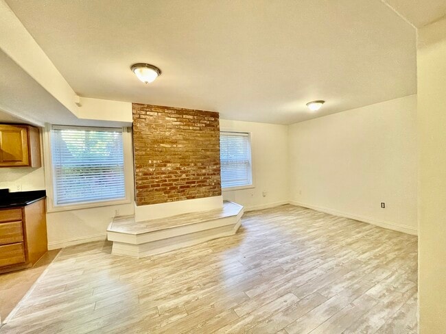 Building Photo - 333 G St Unit Apartment 3