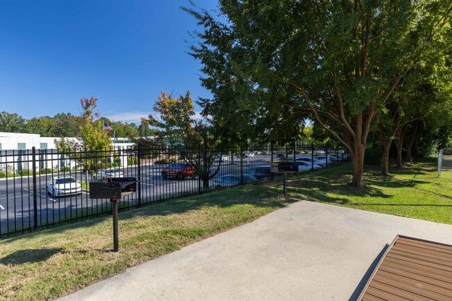 Photo - Furnished Studio-Columbia - West - Stoneri...