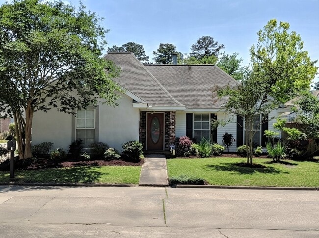 Building Photo - 36 Hollycrest Blvd