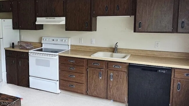 Photo - 306 Lake Shore S