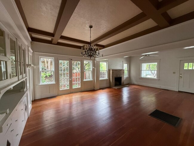 Photo - 1364 N Wilson Ave