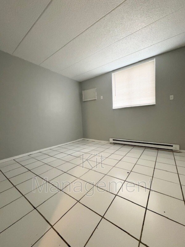 Charming 1-Bed in Toledo – Cozy 570 sq ft with Shared Laundry for Just $675