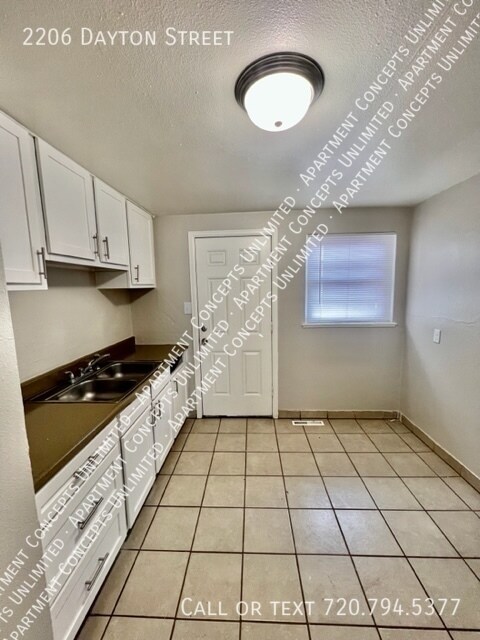 Photo - 2206 Dayton St