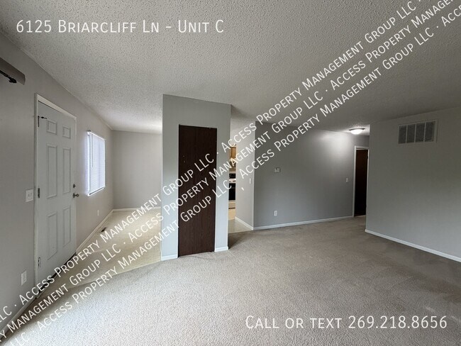Building Photo - 6125 Briarcliff Ln Unit C