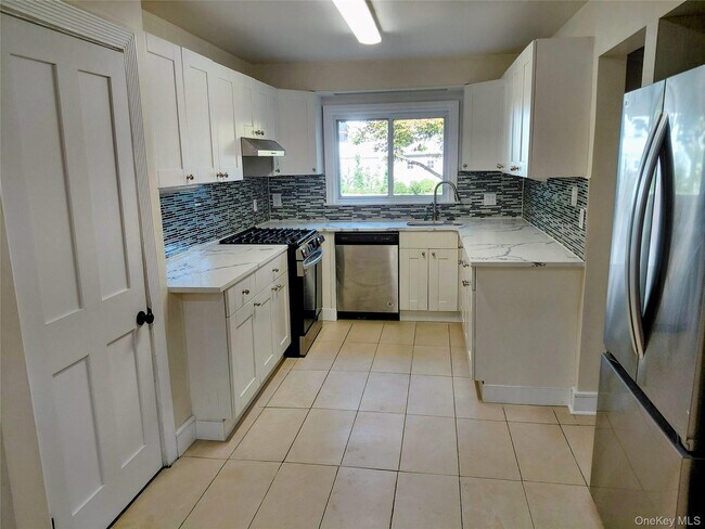 Photo - 115 Wappanocca Ave