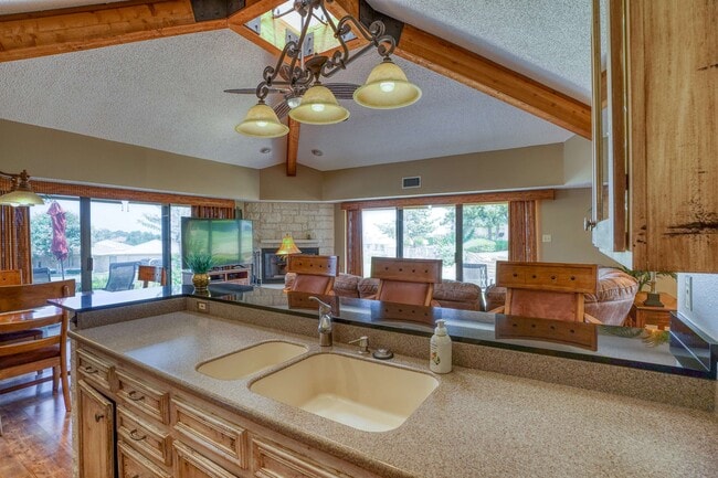 Photo - 1406 Broken Hills Dr