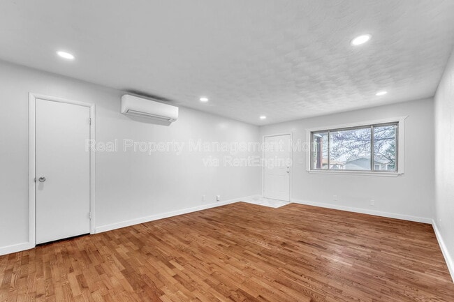 Photo - 1610 E Nora St