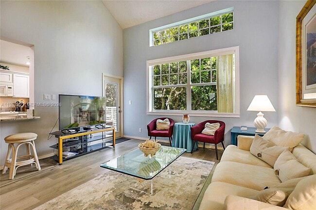 Photo - 905 Mainsail Cir Unit 905