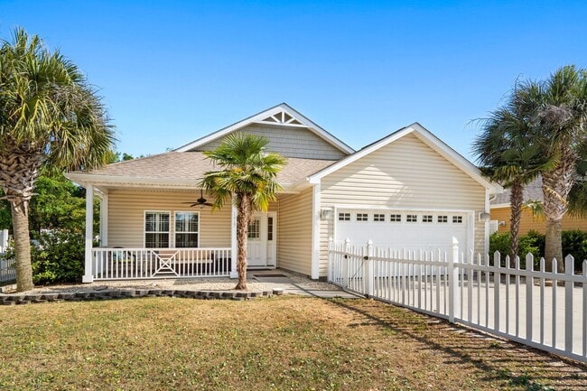 Building Photo - Coastal Living at its Best: Charming 3-Bedroom Near the Beach