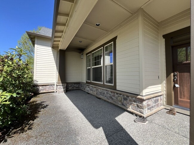 Photo - 3BD/3BA Bethany Home with Vaulted Ceilings, Stainless Appliances & Gas Fireplace