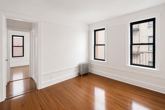 Photo - 21 Magaw Pl Unit 6E