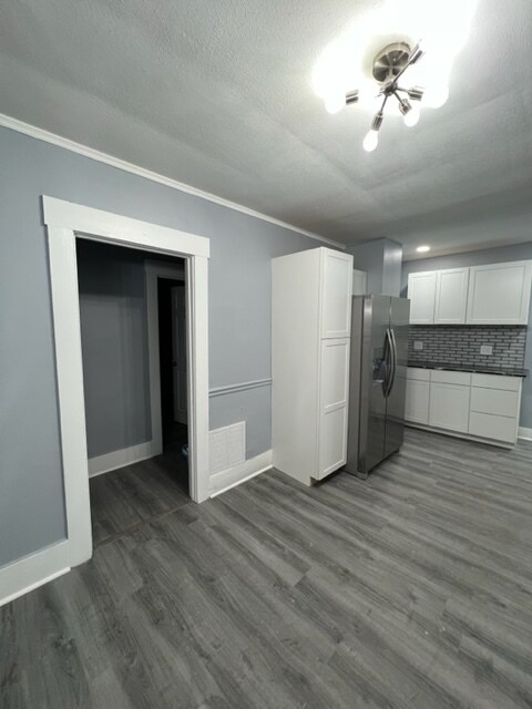 Photo - 216 Bassett St