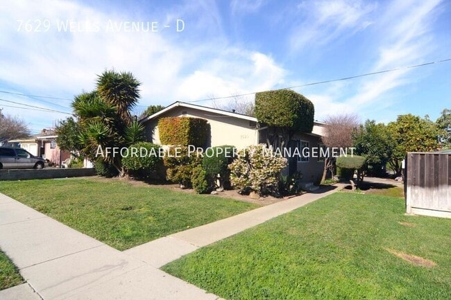 Building Photo - 7629 Wells Ave Unit D
