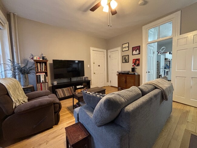 Photo - 98 Myrtle St