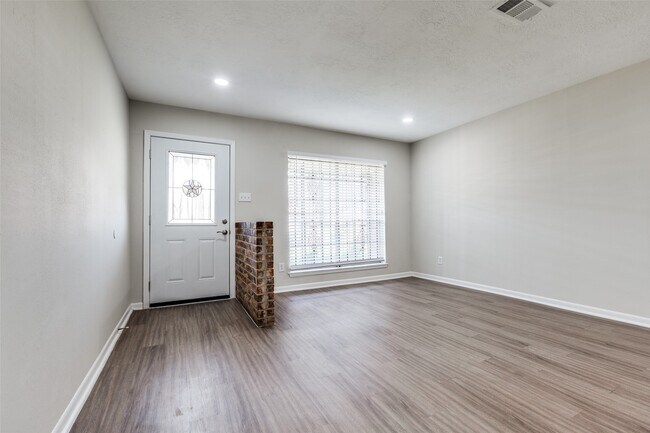 Photo - 5426 Fairgreen Ln