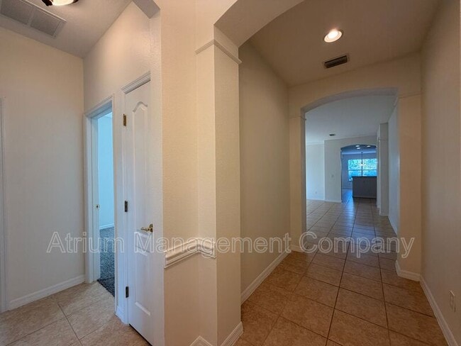 Photo - 6634 Duncaster St