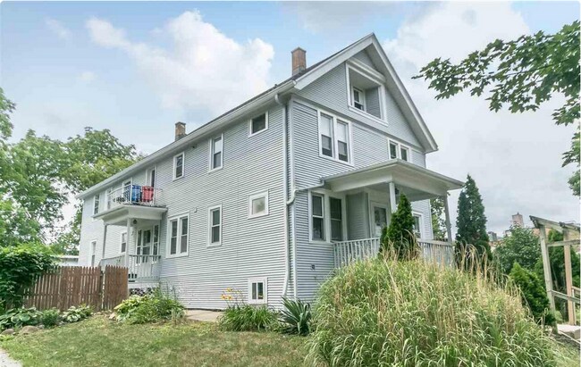 Photo - 8831 W Maple St Unit 1