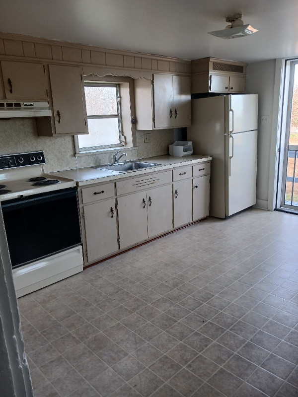 Photo - 35 Hartman Bridge Rd Unit B