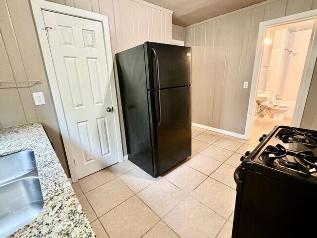 Photo - 917 S Urbana Ave Unit A