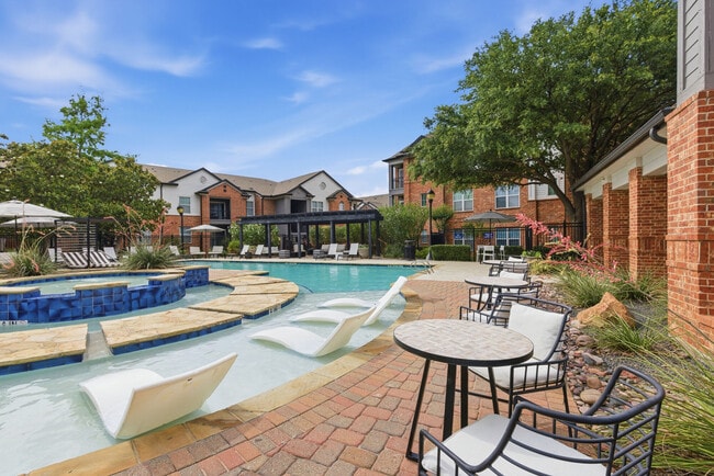 Vista 121 apartments — community photo