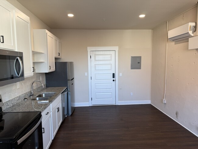 Photo - DT Cornelia Loft 3