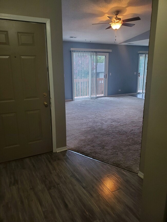 Building Photo - 340 Woodridge Cir Unit E