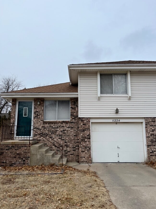Building Photo - 11224 Roxbury Dr Rental