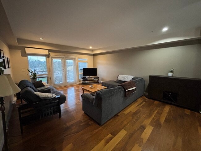 Photo - 1008 Tillicum Rd Unité 401