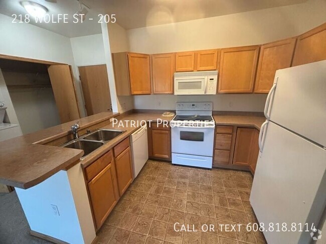 Building Photo - 1 BEDROOM/ 1 BATH APARTMENT IN OREGON, WI Unit 205