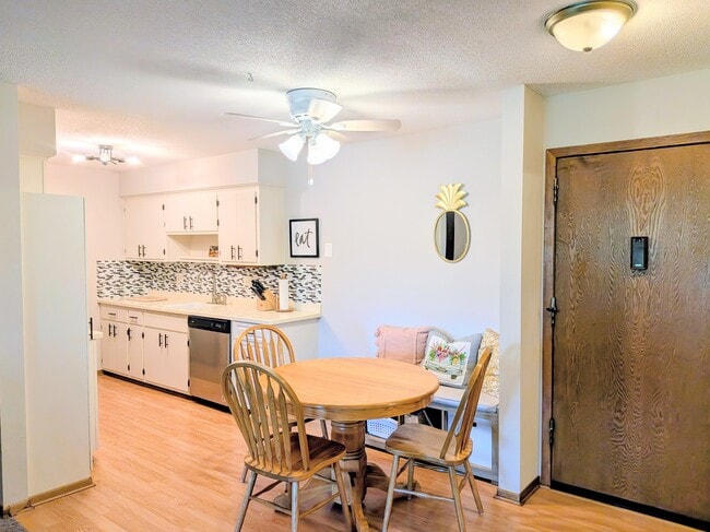 Photo - 2700 Dale St N Unidad A304