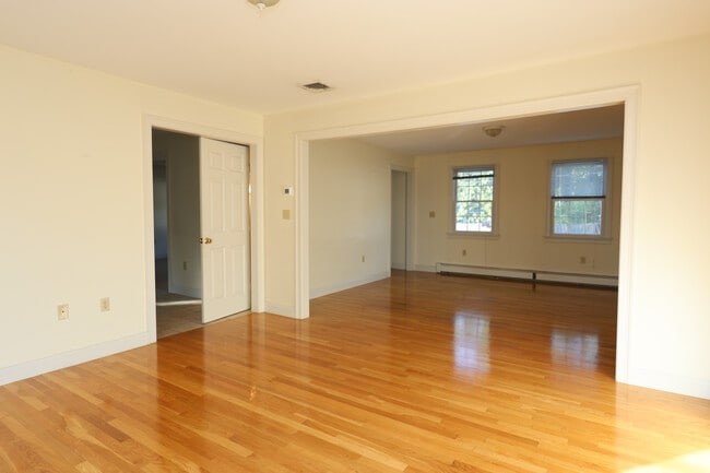 Photo - 370 Franklin St