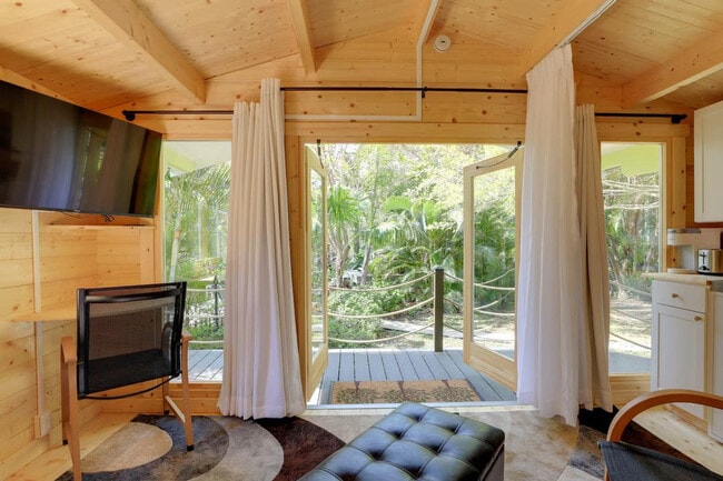 Photo - 927 22nd St W Unit ID1385652P